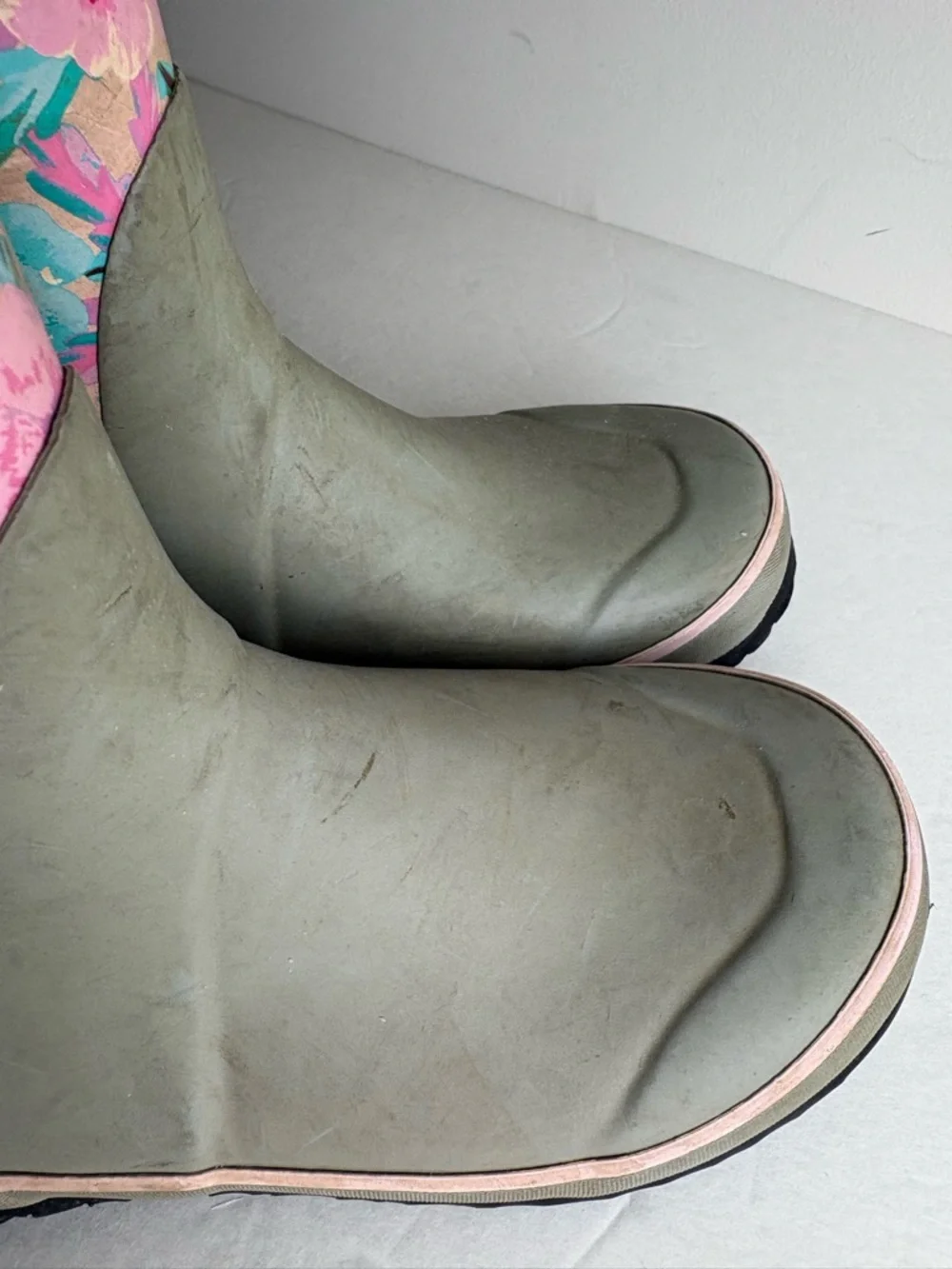 Bogs Pink & Aqua Floral Mid-Height Rain Boots size 3